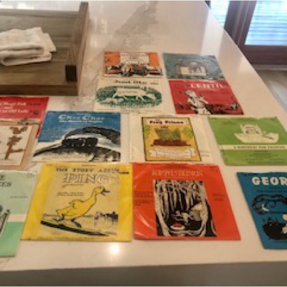 Vintage from 70s 13 Children’s records 331/2 rpm 13 of them with jackets - Picture 2 of 10